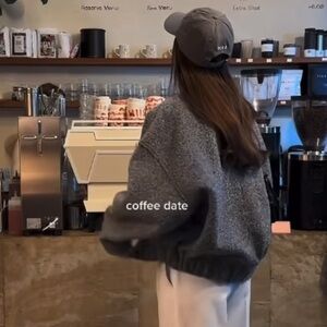 Zara Elegant Black Jacket Zara ZW collection wool
Bomber